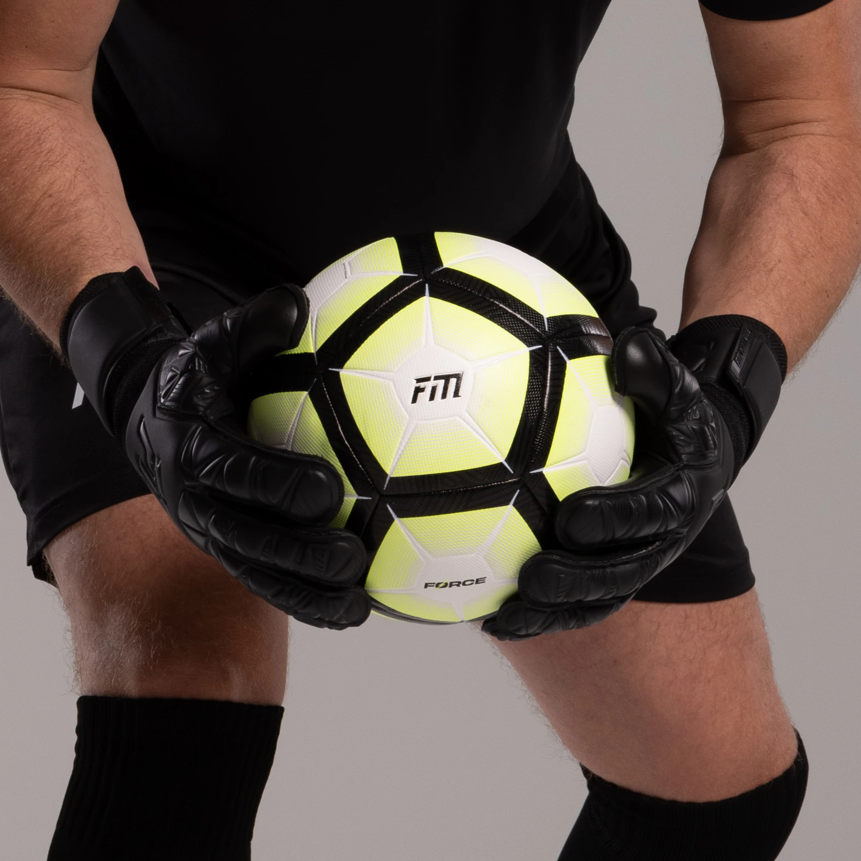 Invictus X ALL BLACK 4/9