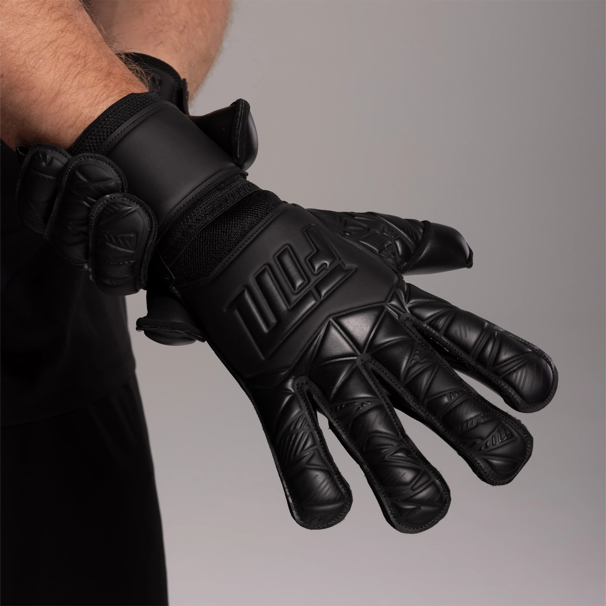 Invictus X ALL BLACK 5/9