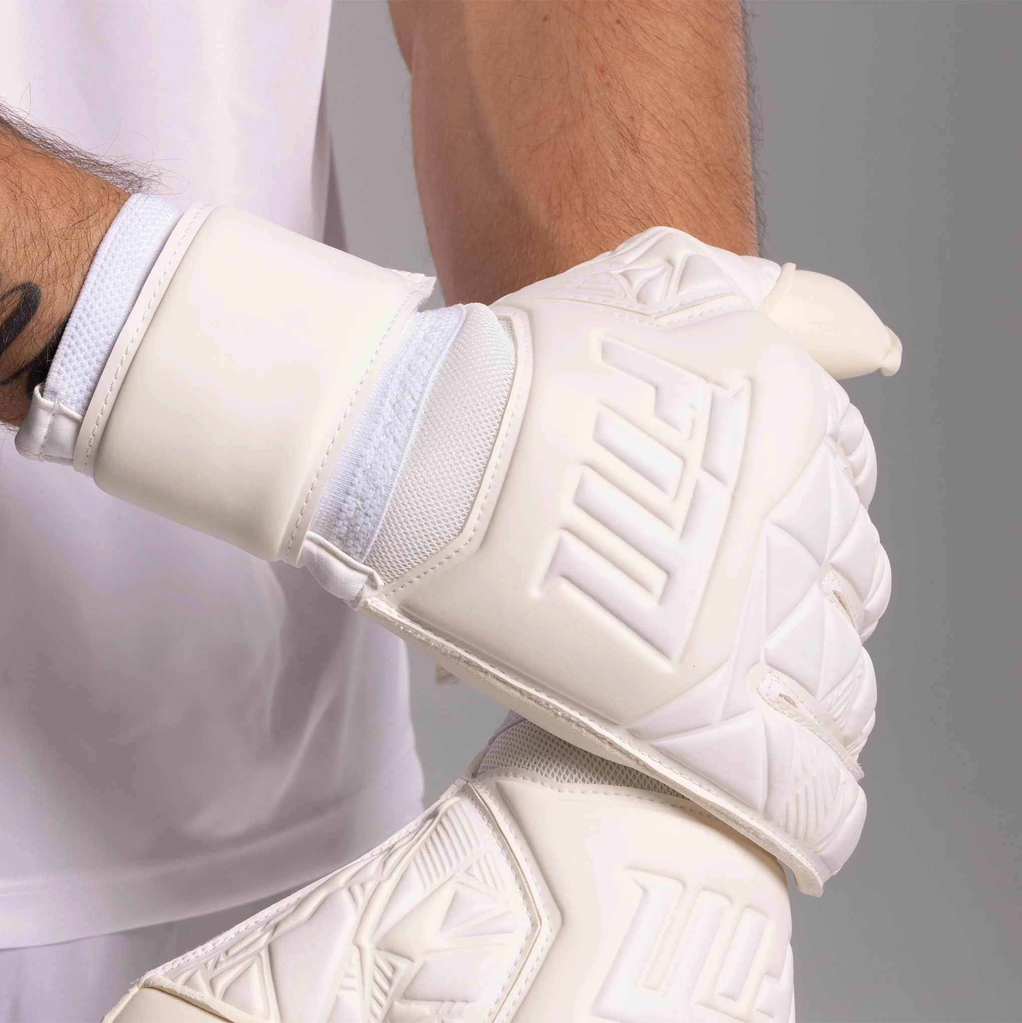 Invictus X ALL WHITE 3/9