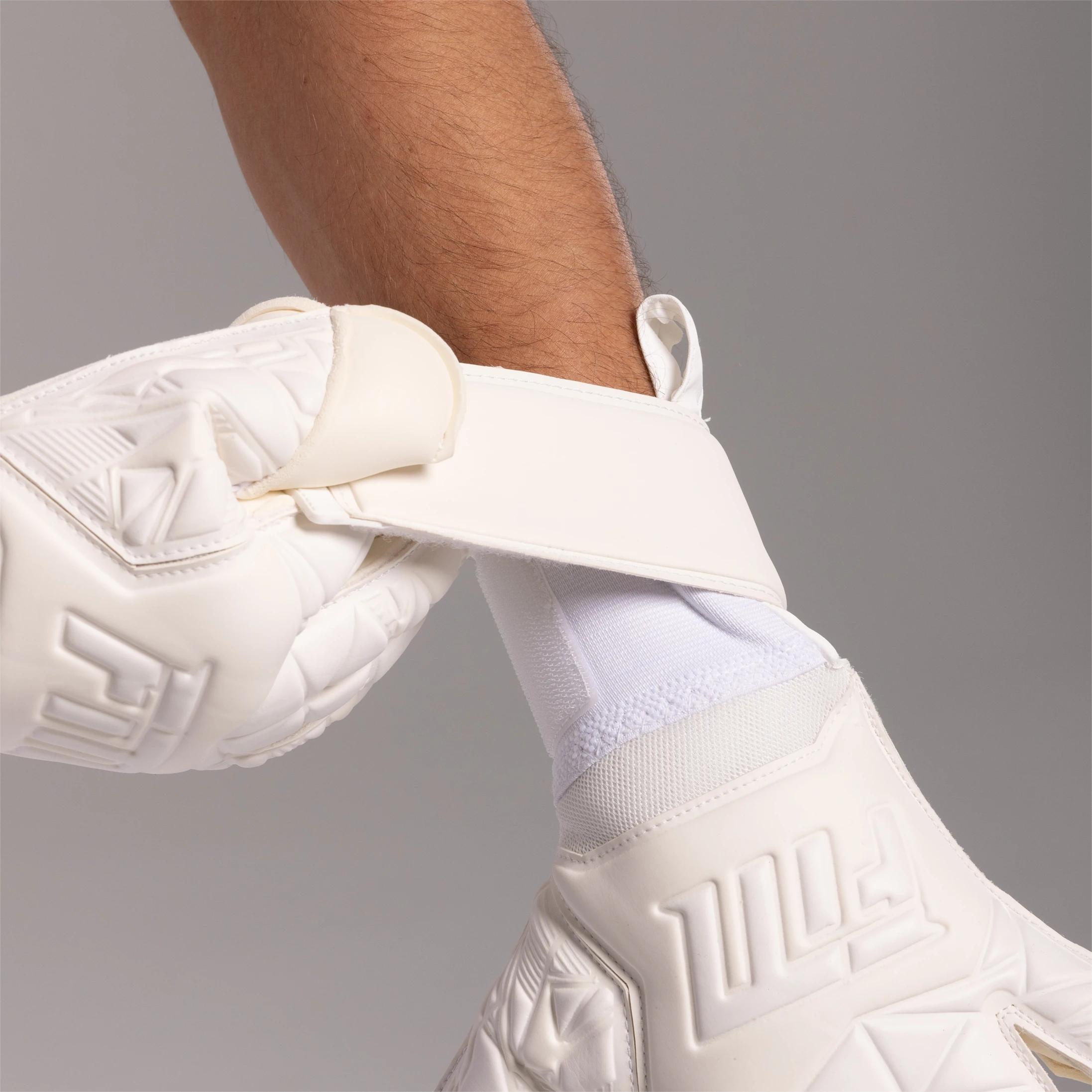 Invictus X ALL WHITE 4/9
