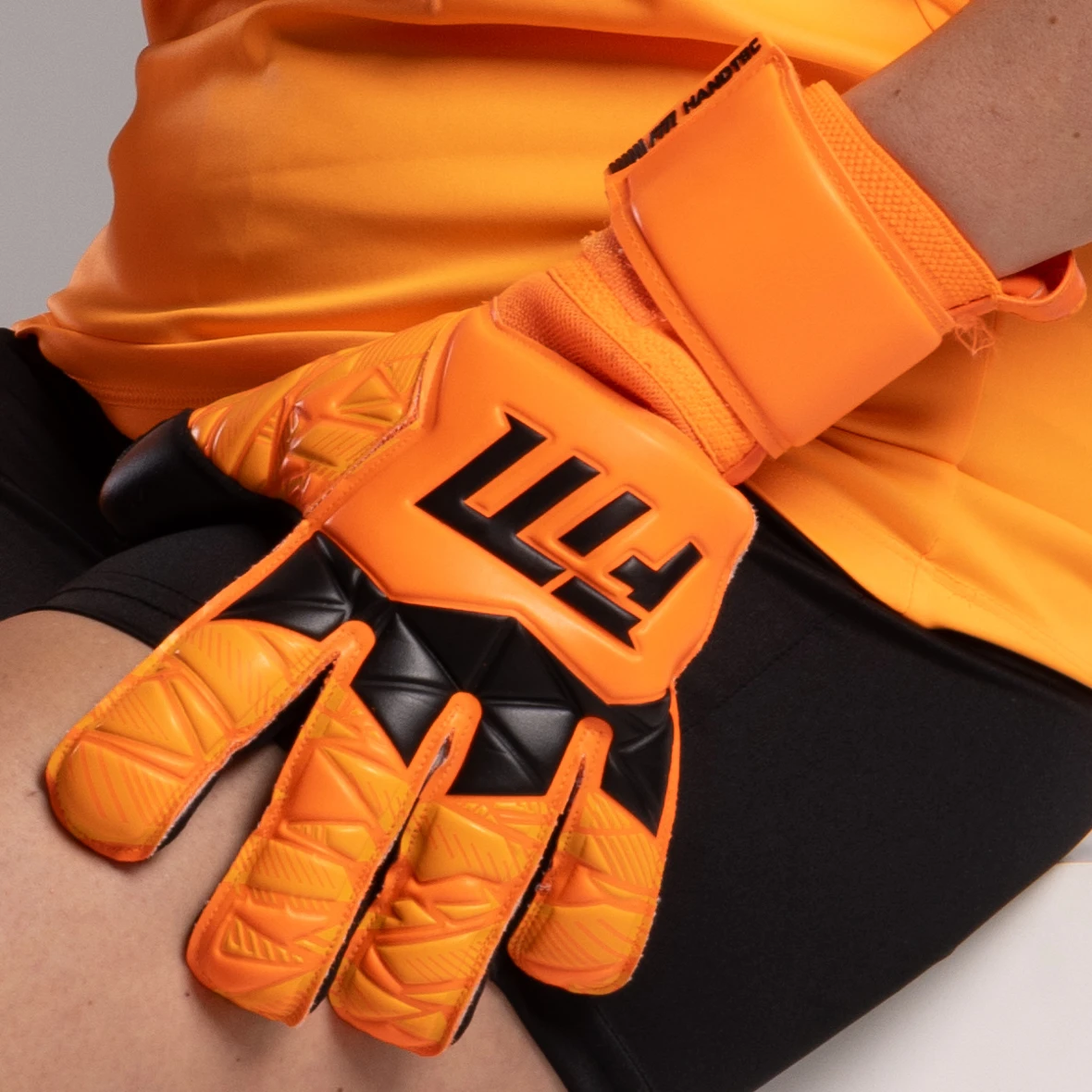 Invictus X ORANGE FLUO 4/9